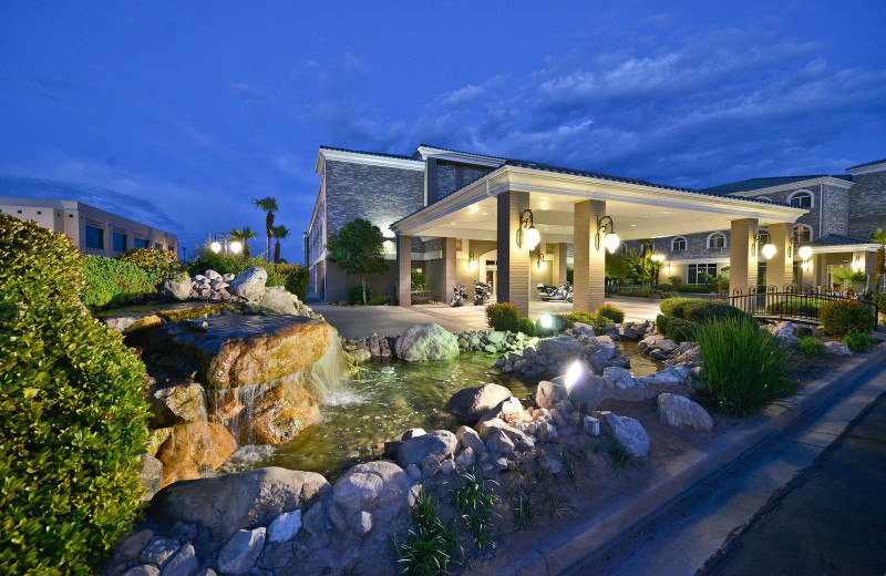 Exterior view of The Best Western Abbey Inn Hotel.