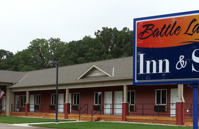 Exterior view of Battle Lake Inn and Suites.