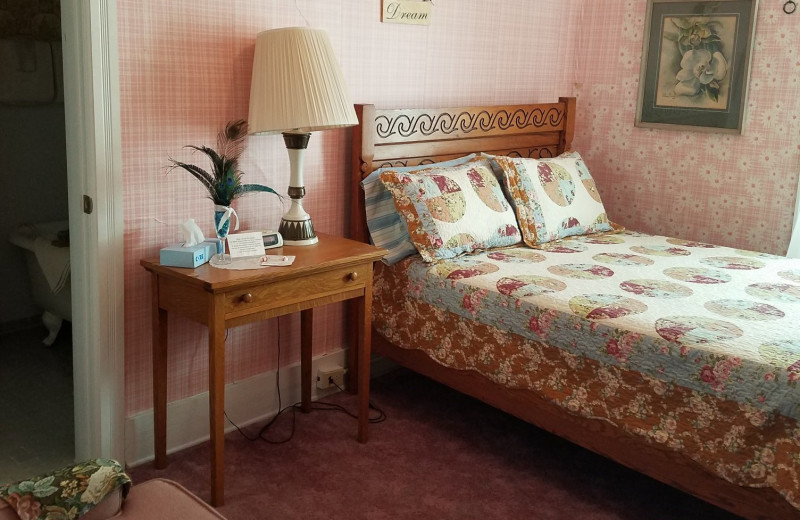 Guest room at Eagles on the River and Anderson House Hotel.