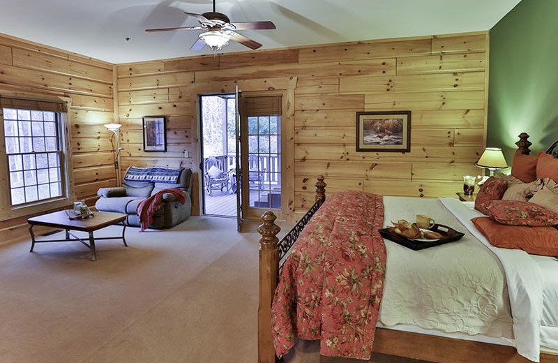 Guest room at House Mountain Inn.