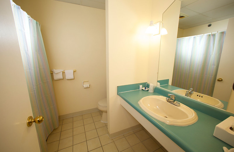 Guest bathroom at Anchorage Inn.