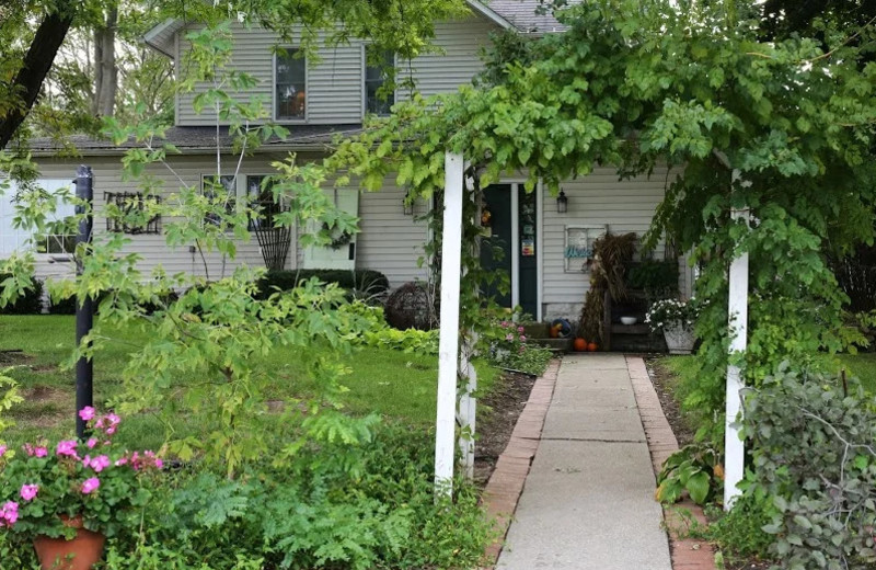 Exterior view of Meadows Inn Bed 