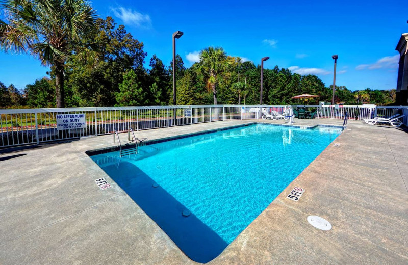 Outdoor pool at Hampton Inn Manning, SC.