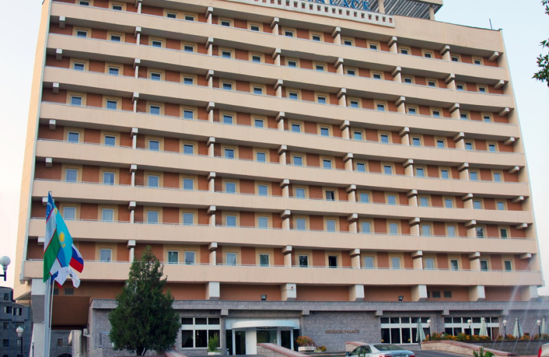 Exterior view of Hotel Shodlik Palace.