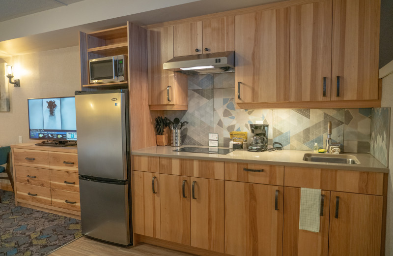 Guest kitchen at Tunnel Mountain Resort