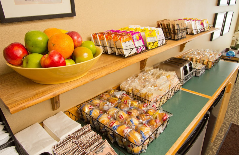 Breakfast at Pelican Shores Inn.