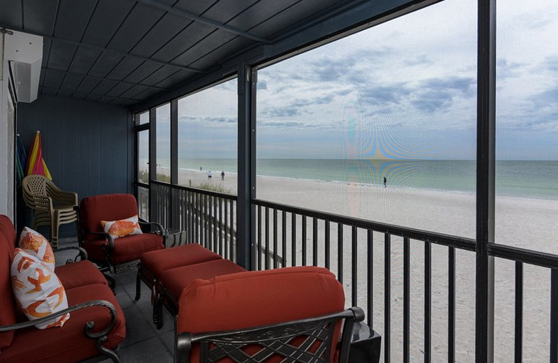 Rental balcony at beachrentals.mobi. LLC.