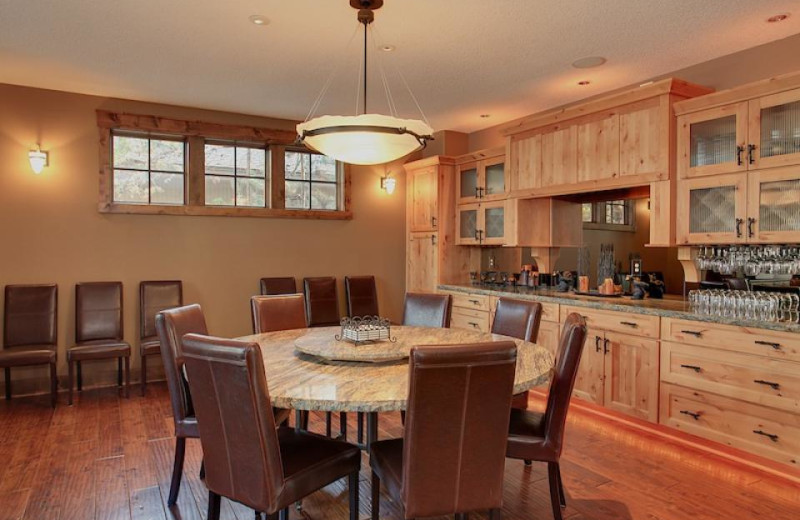 Vacation rental dining room at Vacasa Rentals Sunriver.