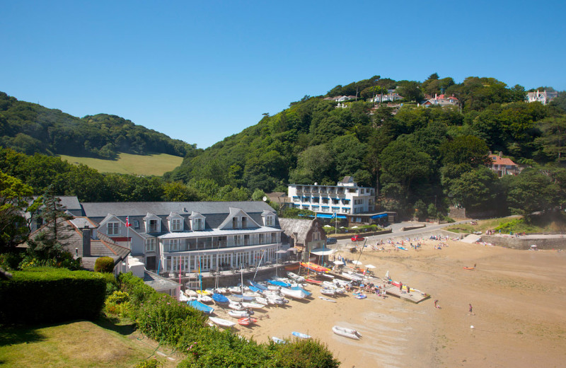 Exterior view of Bolt Head Hotel.