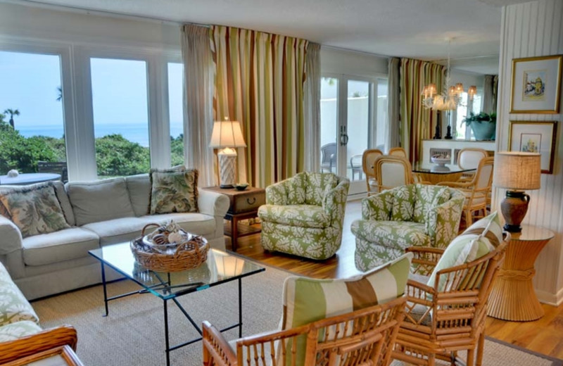 Rental living room at The Villas of Amelia Island Plantation.