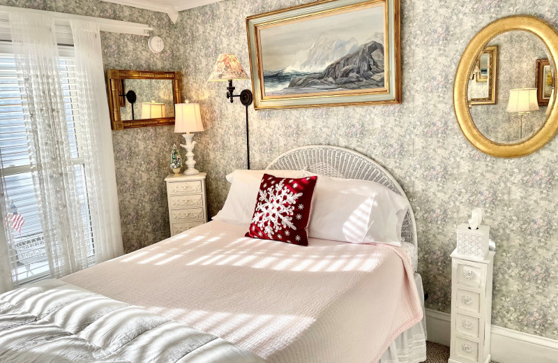 Guest room at Harbour Towne Inn on the Waterfront.