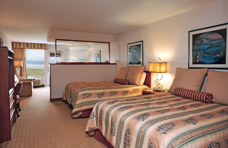 Guest room at Shilo Inn Suites Hotel Ocean Front Resort.