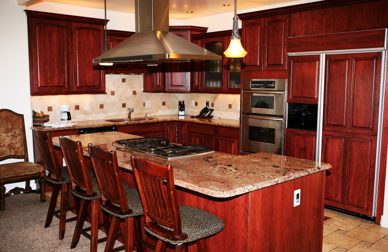 Vacation rental kitchen at Marys Lake Vacation Condos.