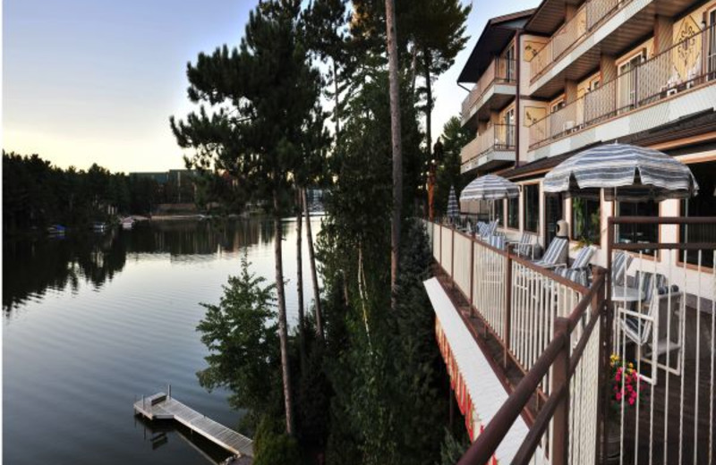 Exterior view of Cliffside Resort.