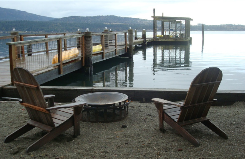 Fire pit at Sunset Marine Resort.