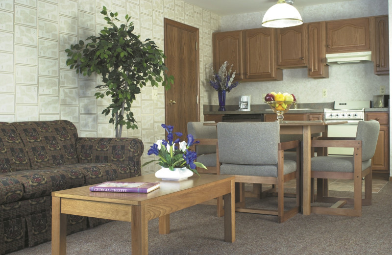 Guest room at Lakewood Shores Resort.