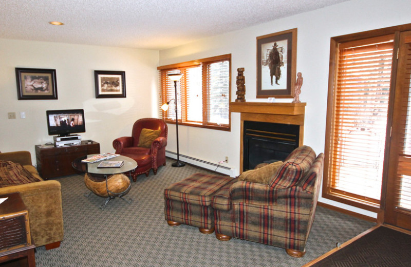 Guest living room at Boulder Brook on Fall River.