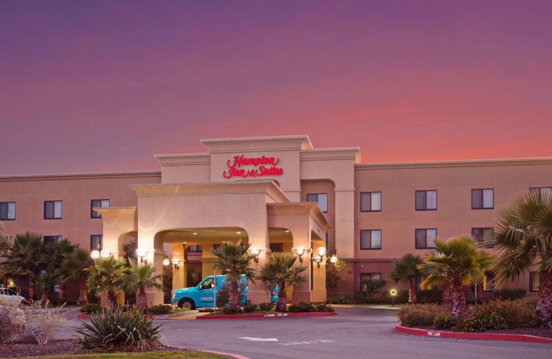 Exterior view of Hampton Inn 