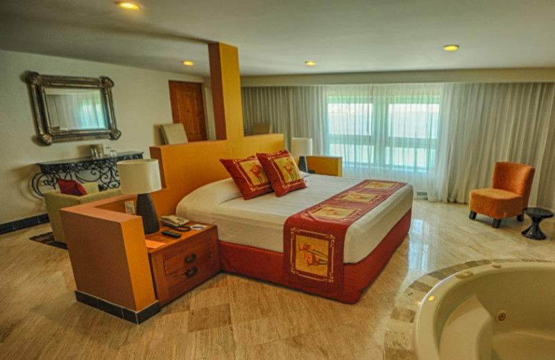 Guest room at Grand Oasis Viva Beach.