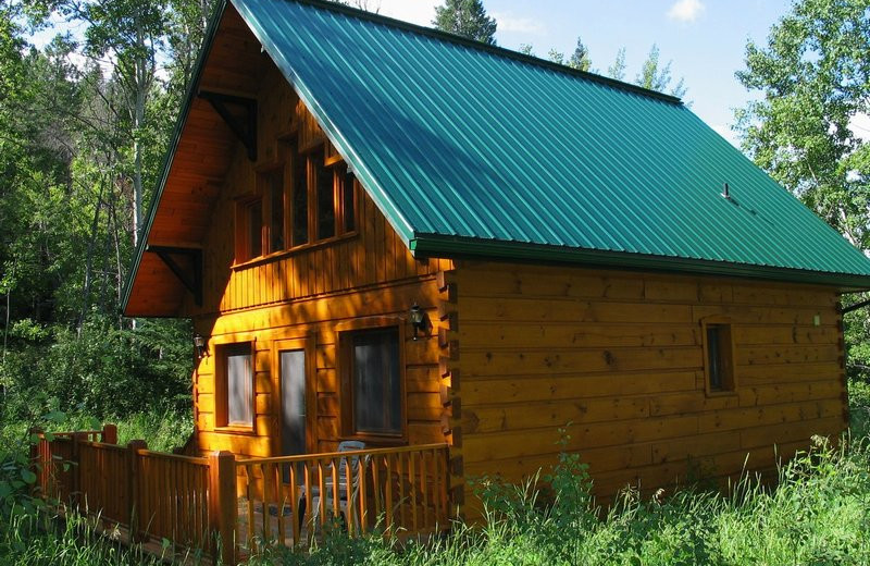 Cabin exterior at Windermere Creek Bed & Breakfast Cabins.