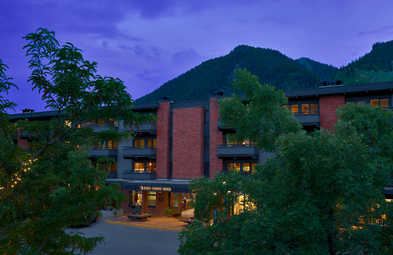 Summer exterior of Aspen Square