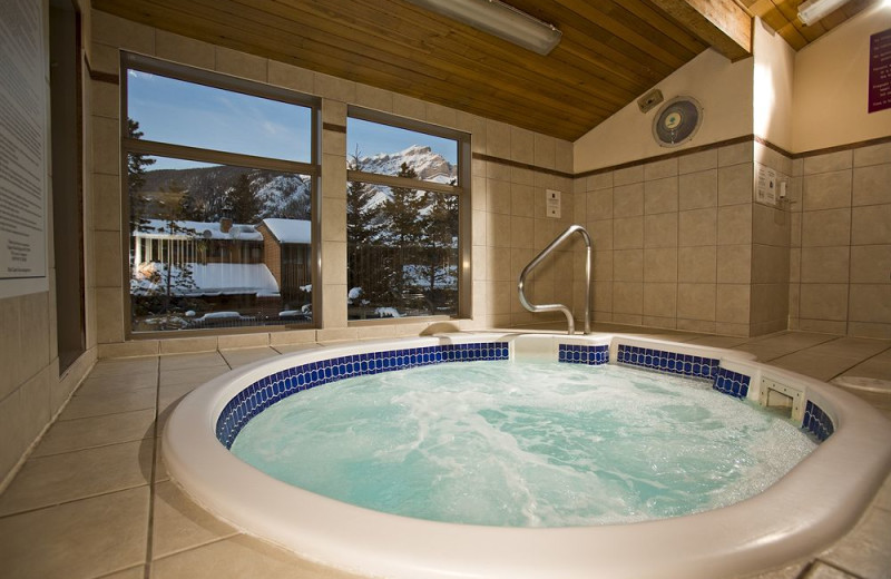 Hot tub at The Red Carpet Inn.