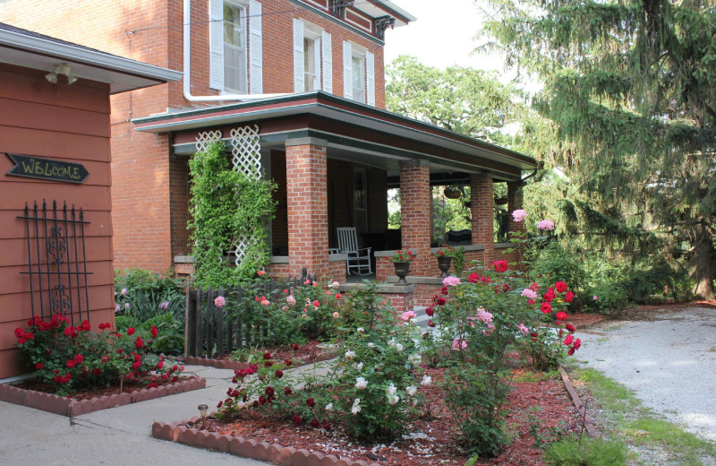 Exterior view of Whispering Pines Bed and Breakfast.
