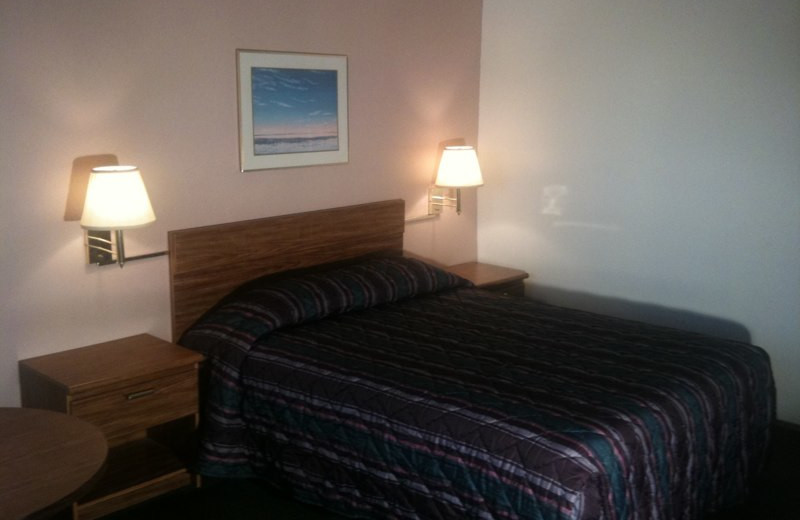 Guest room at Kalama River Inn.