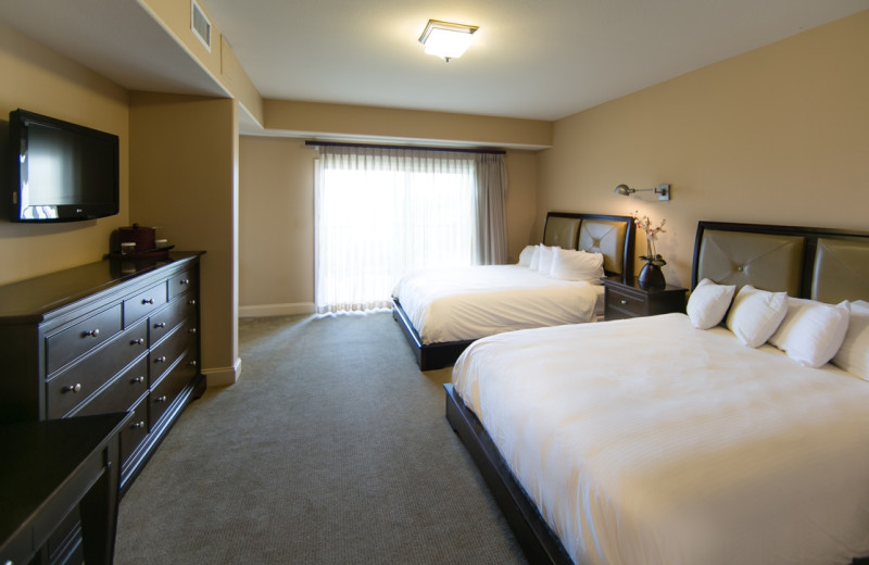 Guest room at The Lodge of Four Seasons.