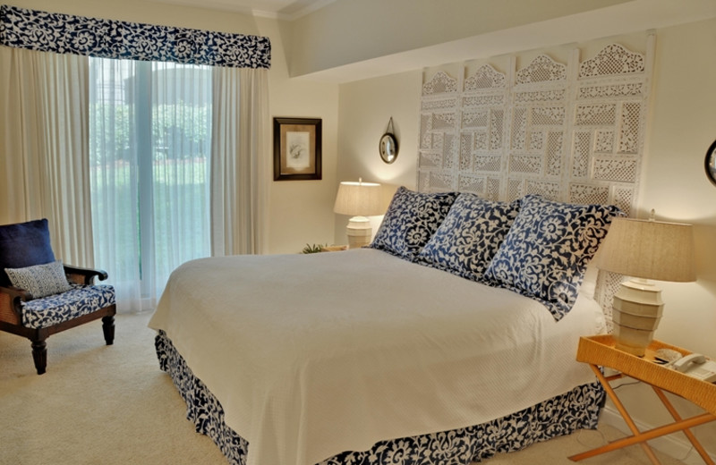 Guest room at The Villas of Amelia Island Plantation.