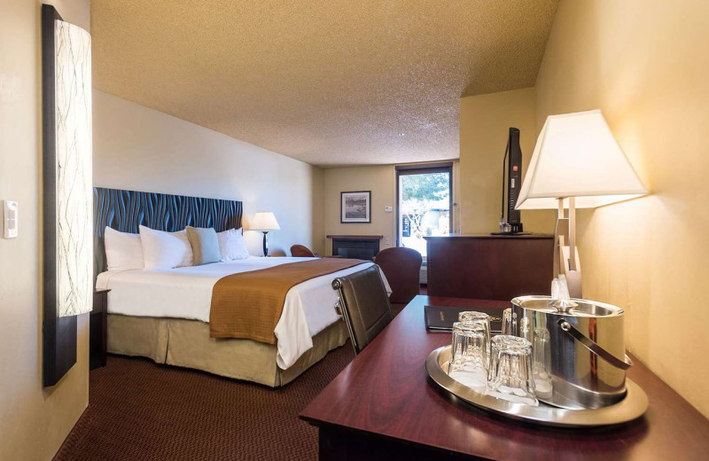 Guest room at Best Western Plus Inn of Sedona.