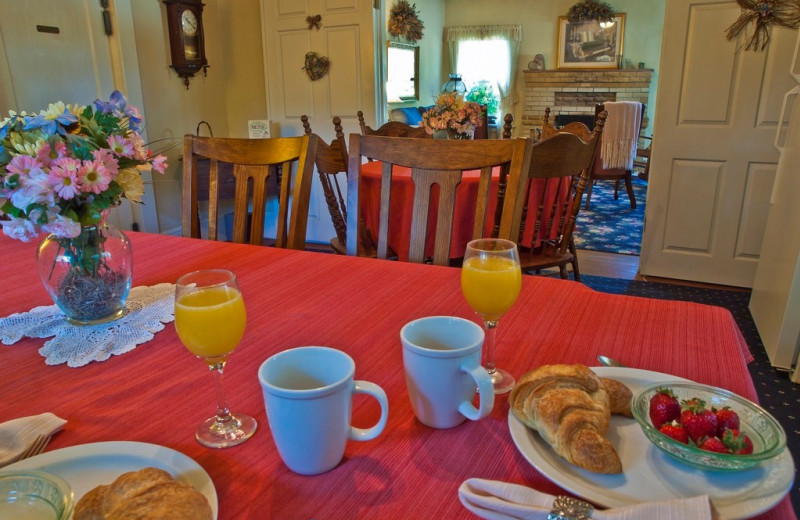 Breakfast at Shady Oaks Inn.