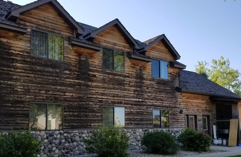 Exterior view of Anchors Away Lodge 