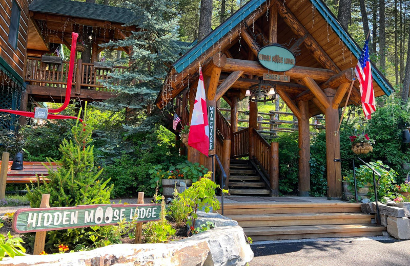 Exterior view of Hidden Moose Lodge.