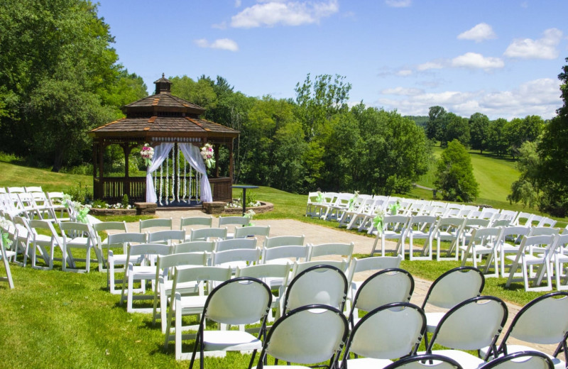 Outdoor wedding at Villa Roma Resort and Conference Center.