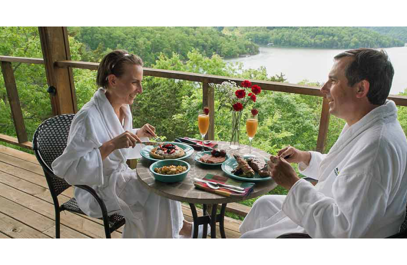 Dining at Beaver Lakefront Cabins.