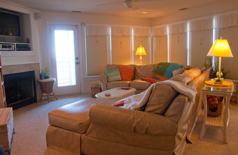 Rental living room at Pirate's Cove Realty.