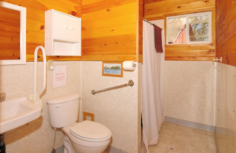 Guest bathroom at Whitefish Bay Camp.