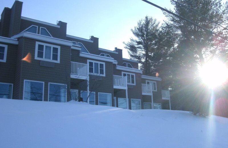 Exterior view of Cathedral Ledge Resort.