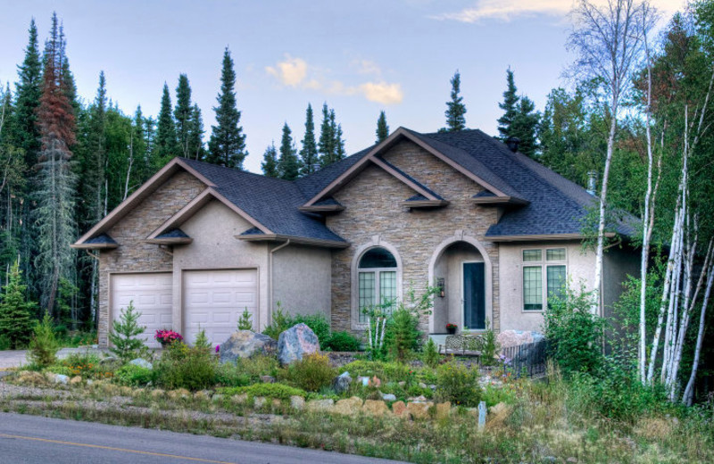 Townhouse exterior at Elk Ridge Resort.