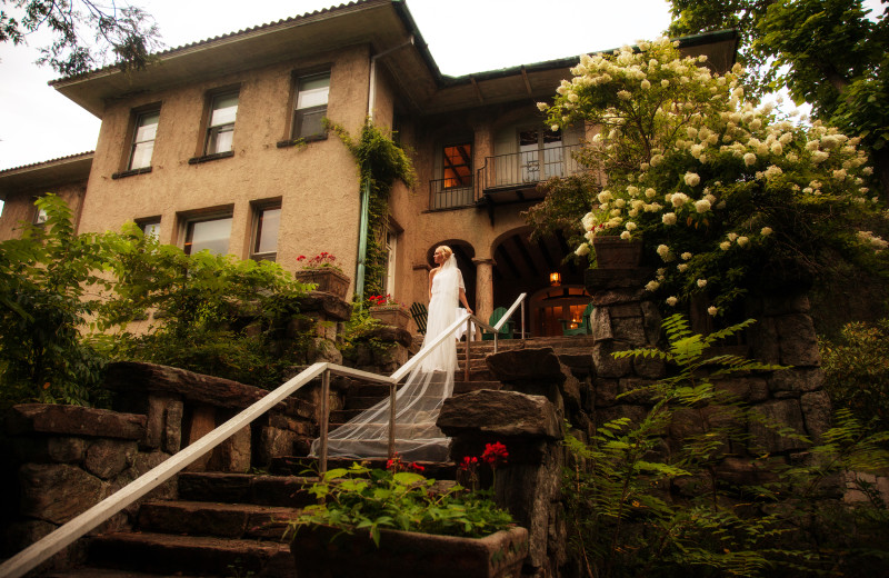 Bride at Arrow Park Lake and Lodge.