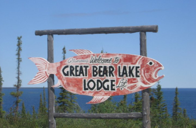 Lodging sign at Plummer's Arctic Fishing Lodges.