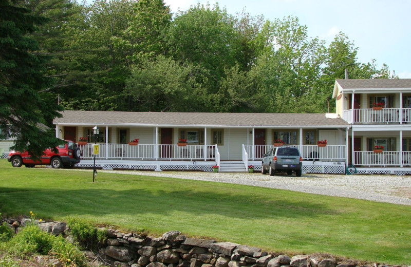 Motel exterior at Bay Leaf Cottages & Bistro.