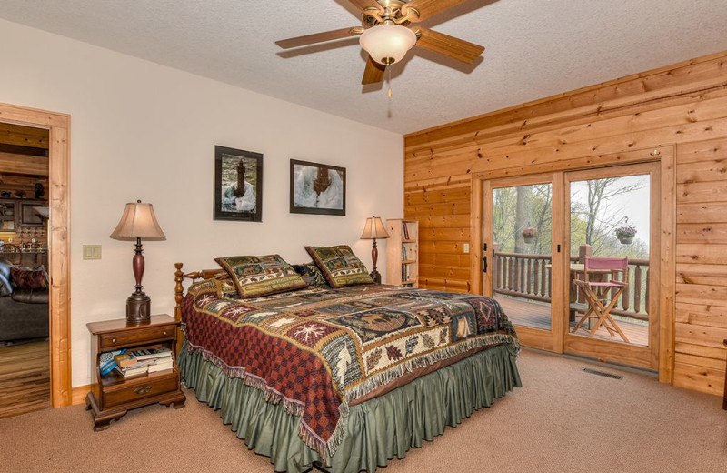 Rental living room at Smoky Mountain Retreat Realty.