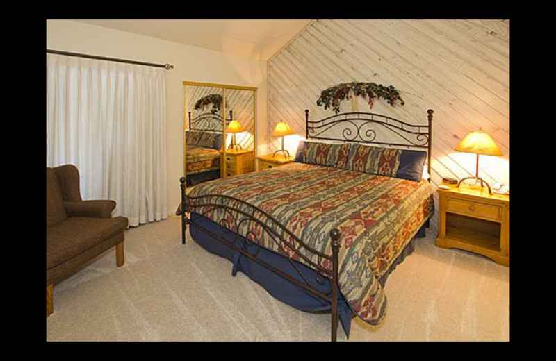 Vacation rental bedroom at JetLiving.