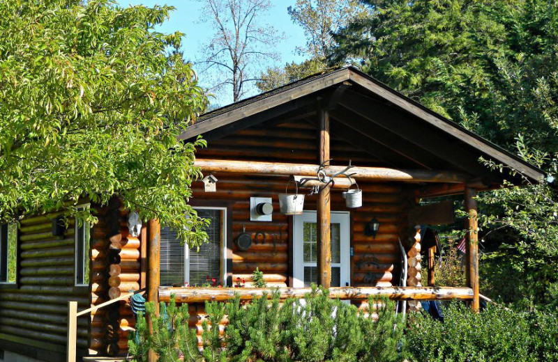 Cabin Exterior at Ovenell's Heritage Inn