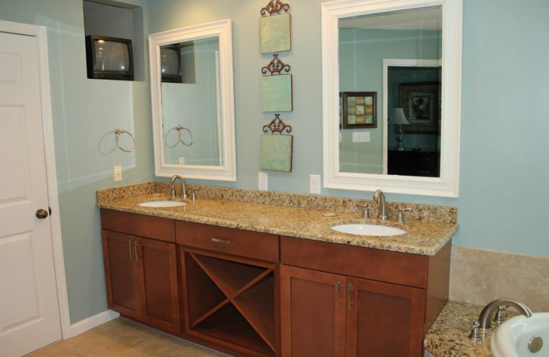 Vacation rental vanity at Newman-Dailey Resort Properties, Inc. 