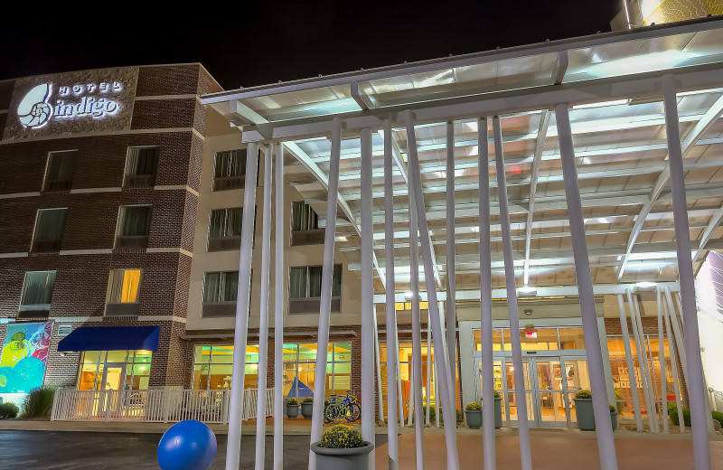 Exterior view of Hotel Indigo COLUMBUS ARCHITECTURAL CENTER.