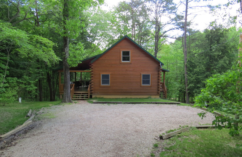 Cabin exterior at Creeks Crossing Cabins.