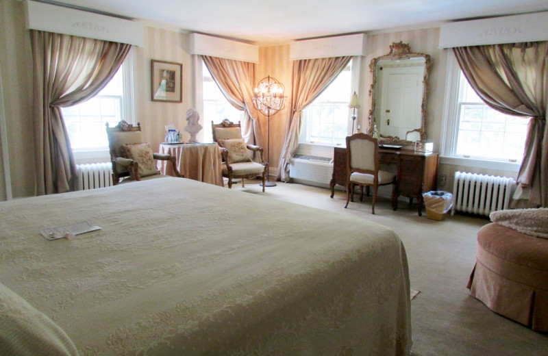Guest room at Roger Sherman Inn.